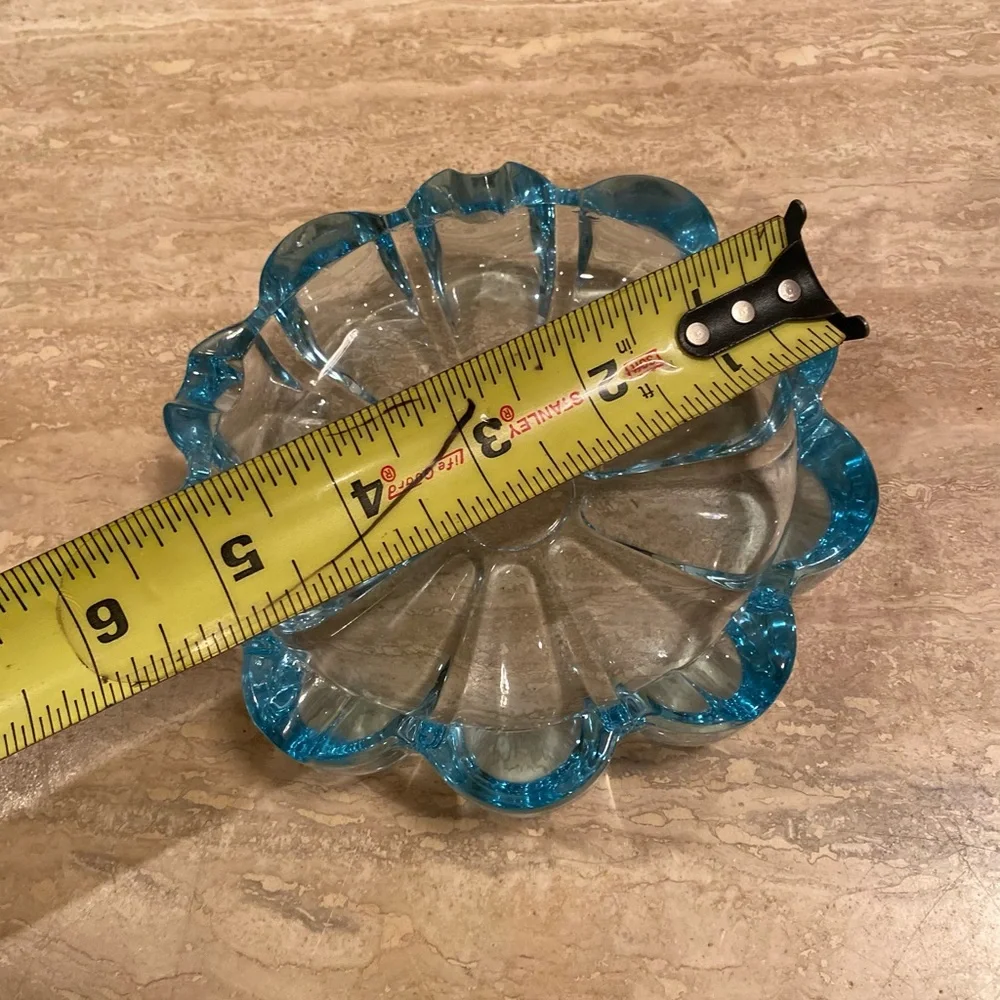 Vintage Indiana glass baby blue nut  candy trinket dish - Picture 4 of 7